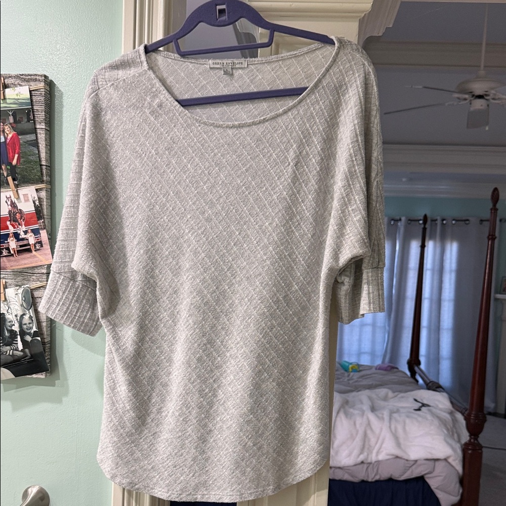 Green Envelope Light Gray Short Sleeve Top